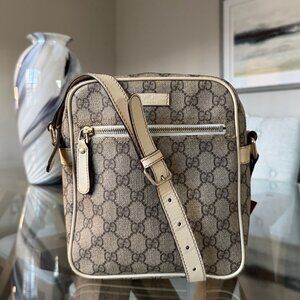 GUCCI GG Coated CANVAS Vintage Zip Around Messenger Brown/White Medium